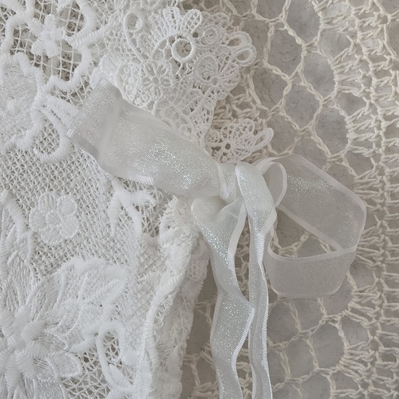 Fairycore Whimsical White Lace Sleeveless Sheer Top O/S - Picture 4 of 13